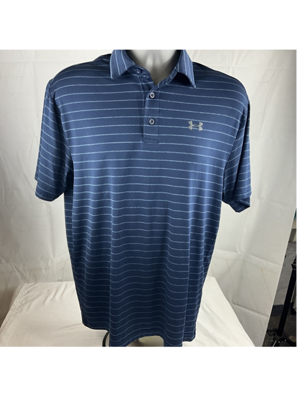 Under Armour The Playoff Polo Shirt Mens Size Medium Loose Blue Striped Golf